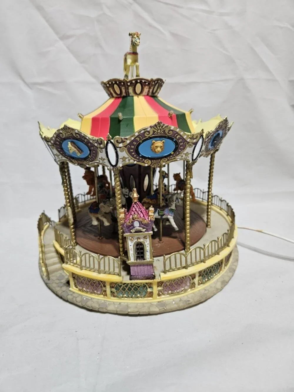 Lemax Belmont Carousel 44171 Village Collection Animated Lighted Musical WORKS